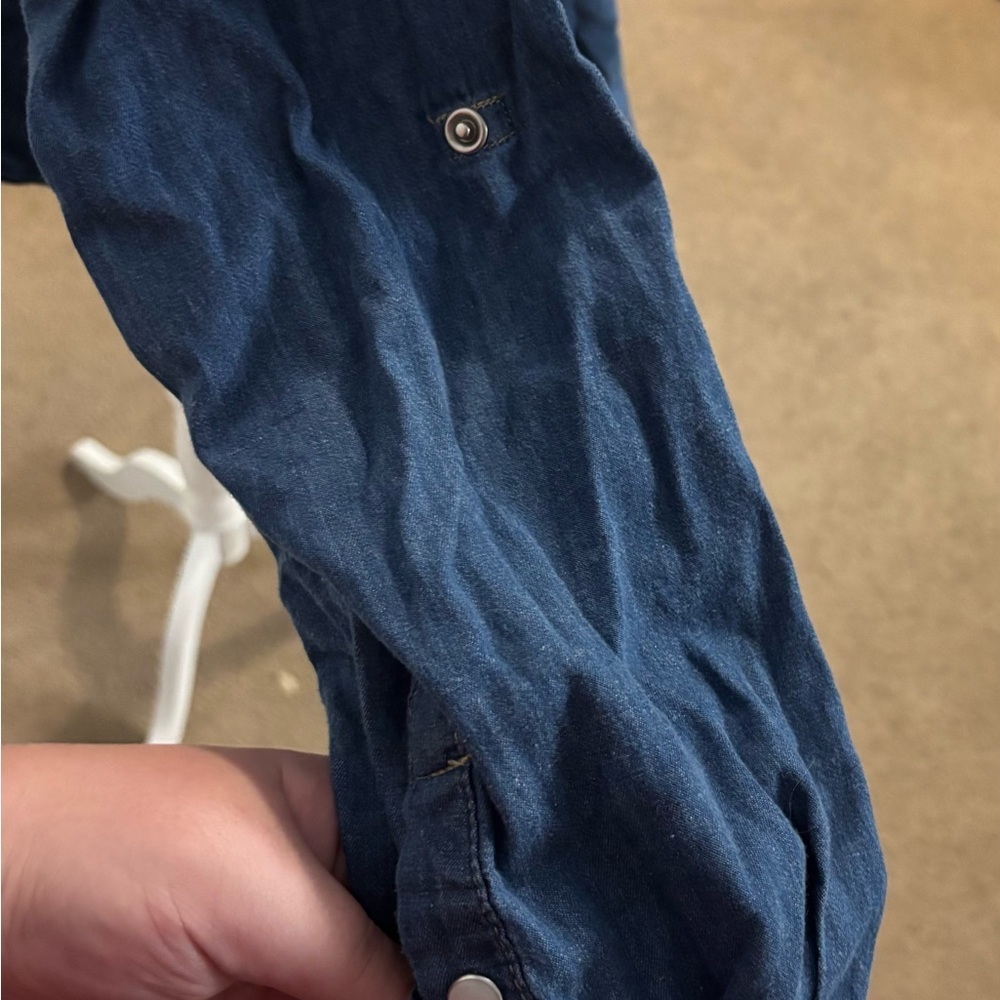 Button-Up Shirt - Picture 4 of 5